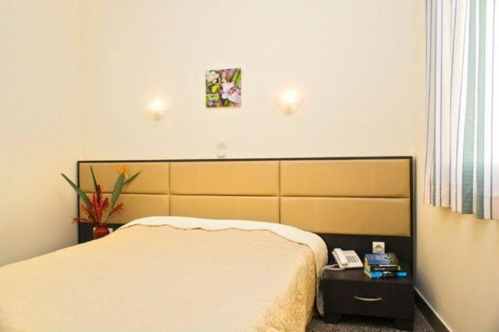 Alfa Hotel Apartments Йеранион Экстерьер фото