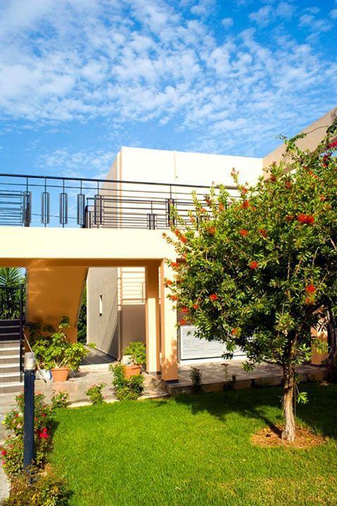 Alfa Hotel Apartments Йеранион Экстерьер фото